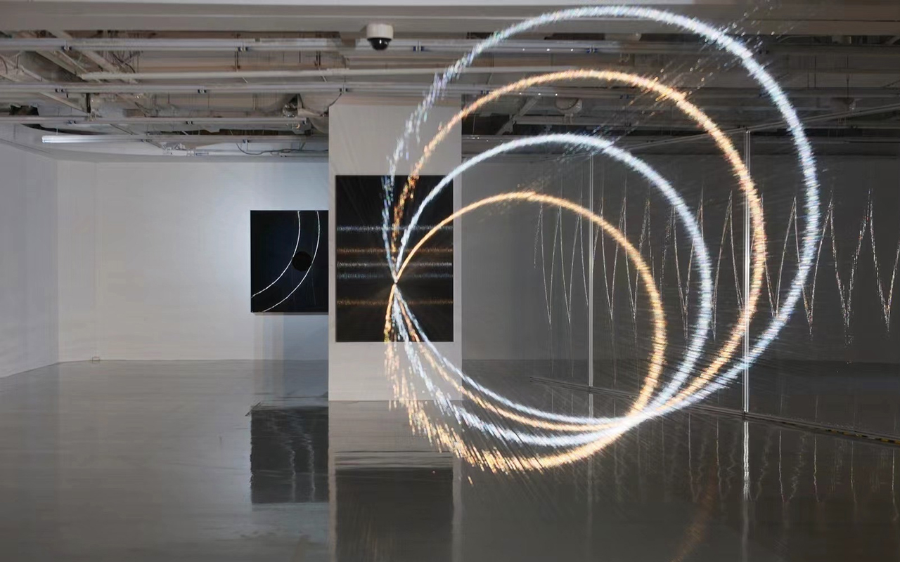 Venice Design Week Vanishing Point, Stainless steel plate steel wire designer Yang Song